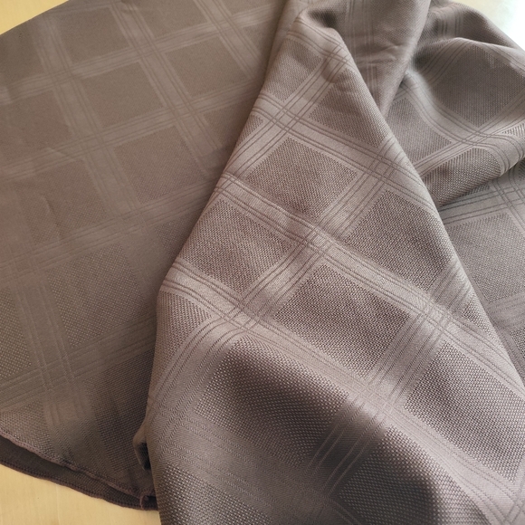 Rectangular Table cloth (Brown color) - Picture 2 of 5